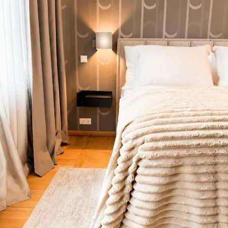 Luxury 2br With Sauna, Work Station, Center Apartament *