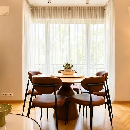 Apartament Luxury 2br With Sauna, Work Station, Center